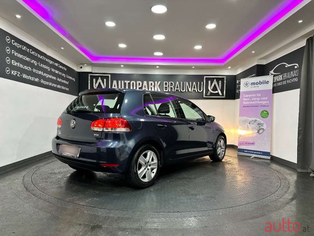 2009' Volkswagen Golf photo #6