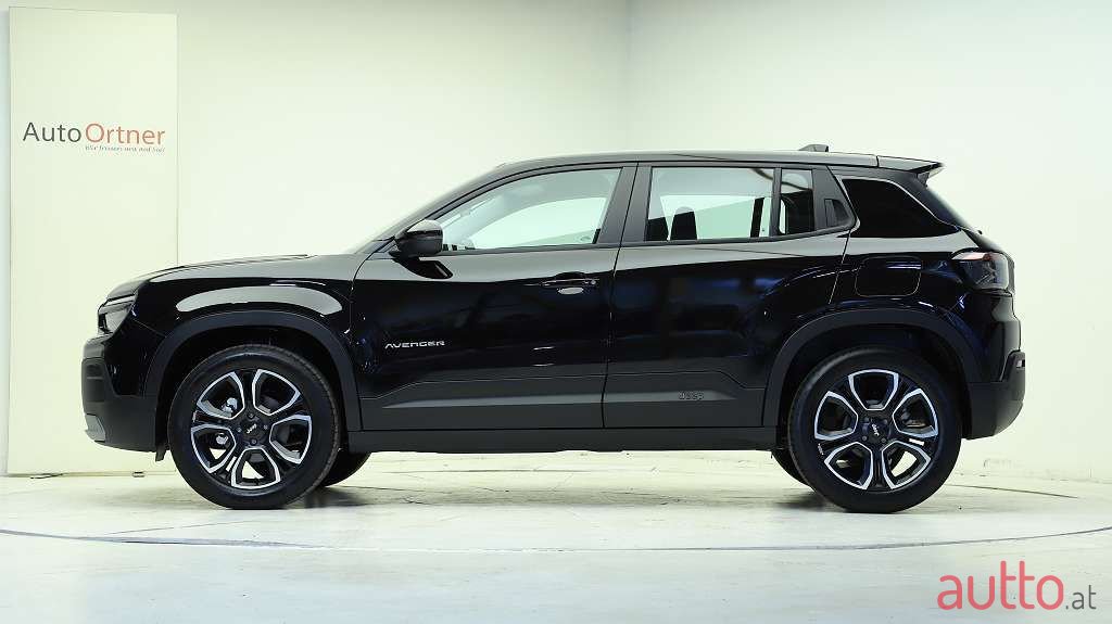 2023' Jeep Avenger photo #3