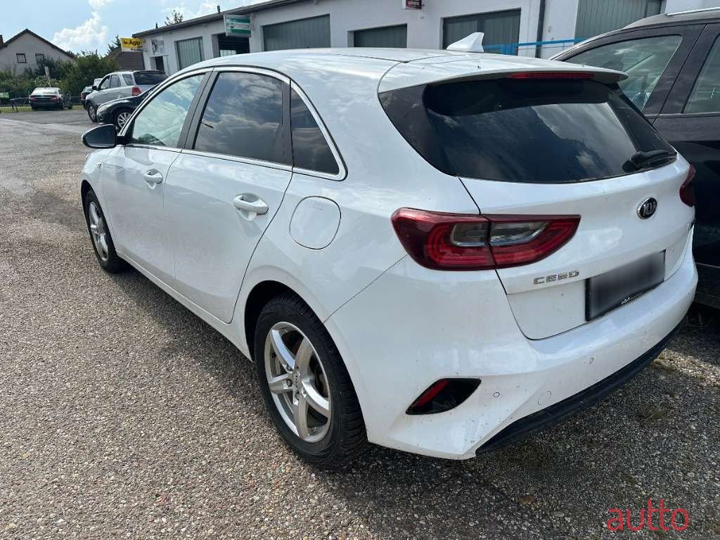 2022' Kia Ceed photo #4