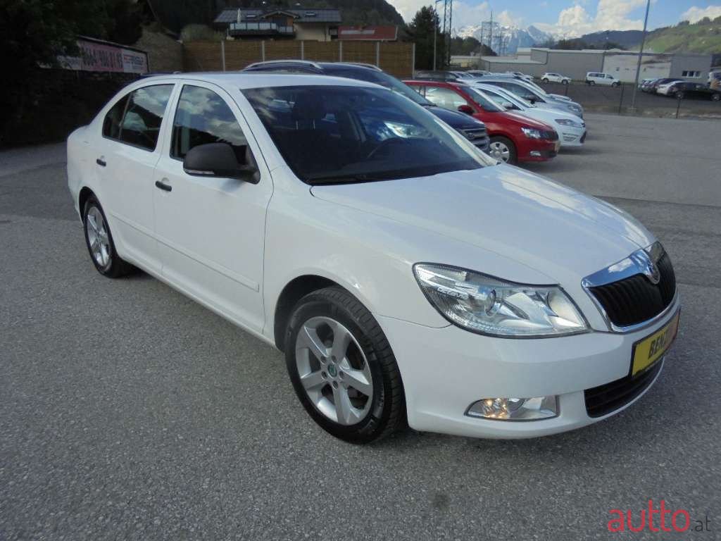 2013' Skoda Octavia photo #2