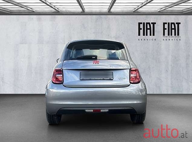 2023' Fiat 500e photo #3