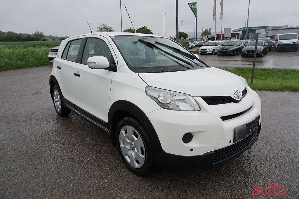 2012' Toyota Urban Cruiser photo #2