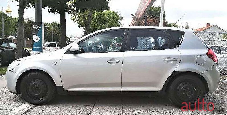 2008' Kia Ceed photo #1