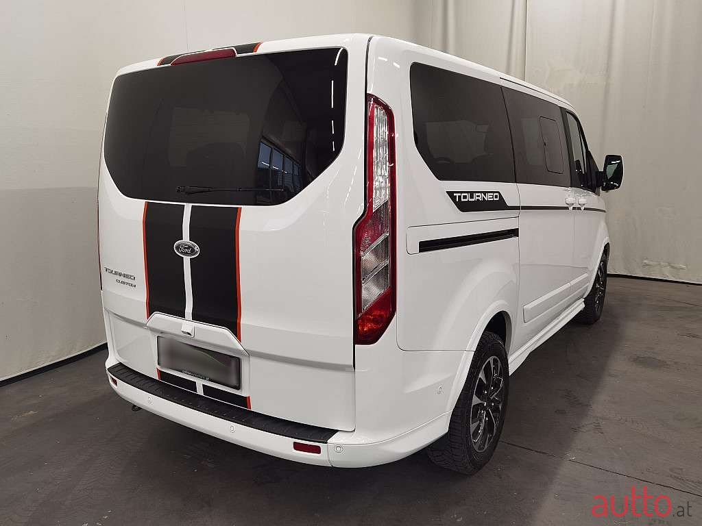 2022' Ford Transit Custom photo #2