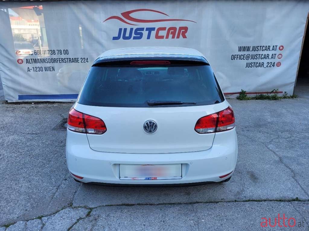 2010' Volkswagen Golf photo #5