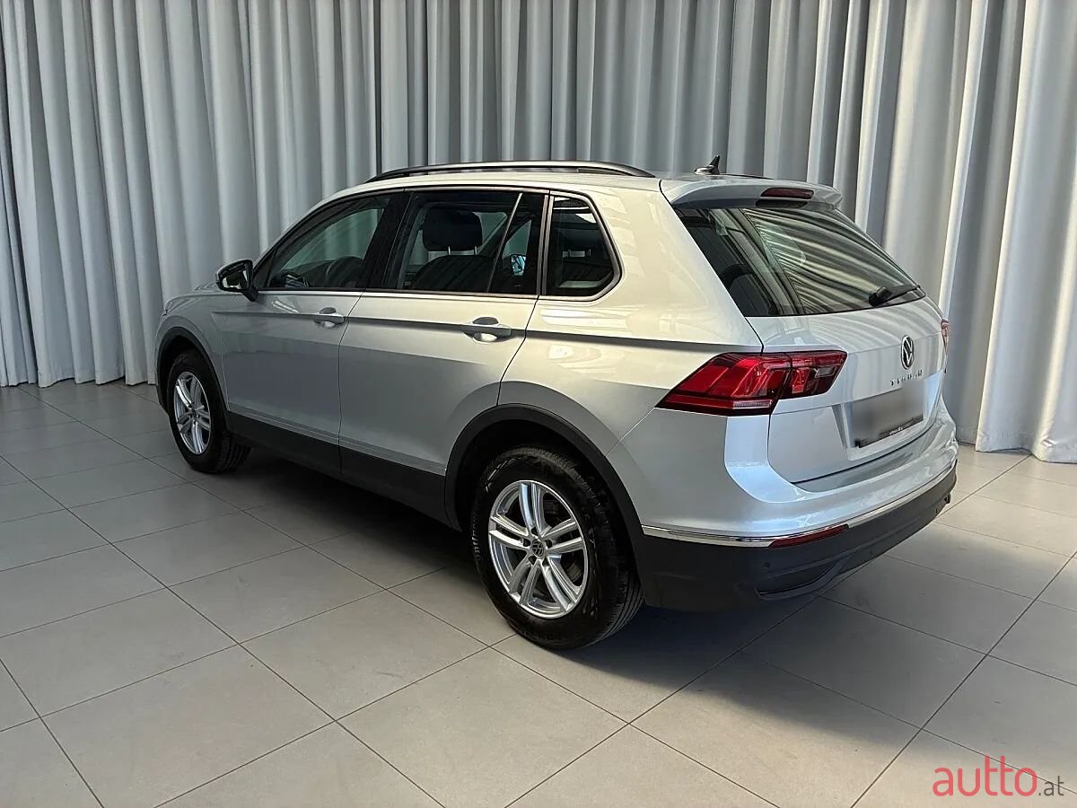 2023' Volkswagen Tiguan photo #6