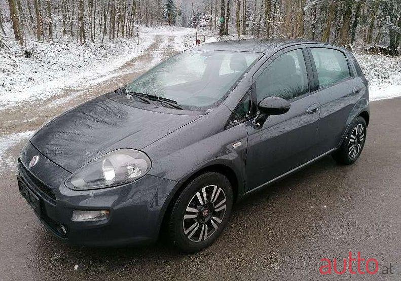 2013' Fiat Punto photo #1