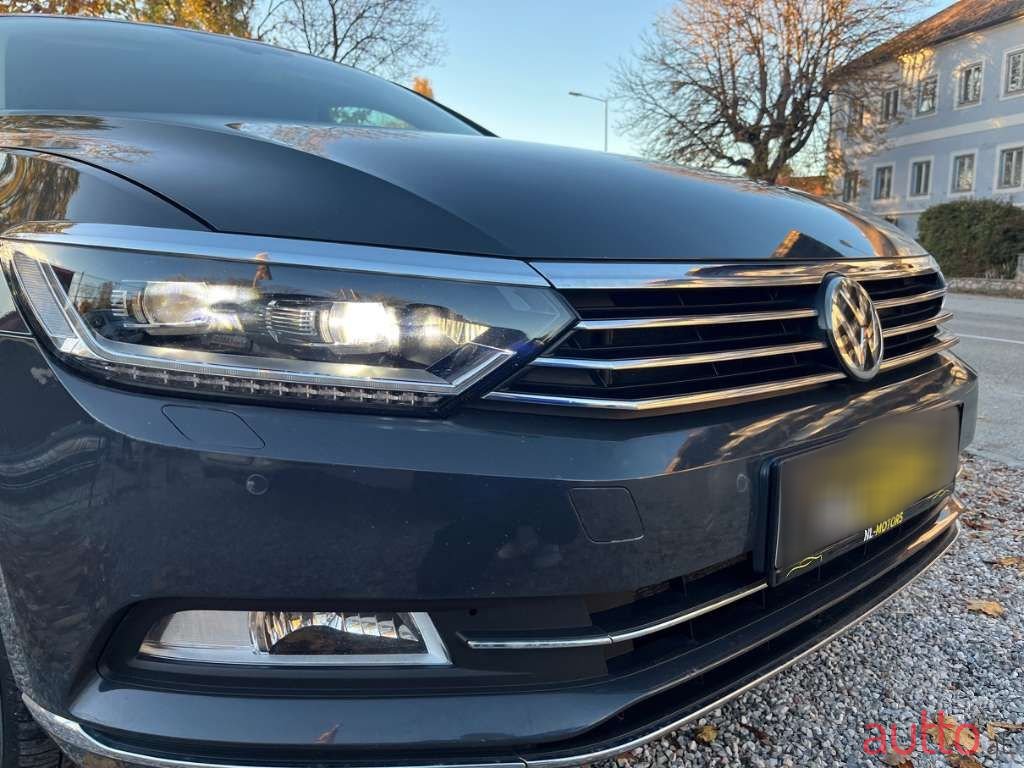2016' Volkswagen Passat photo #4