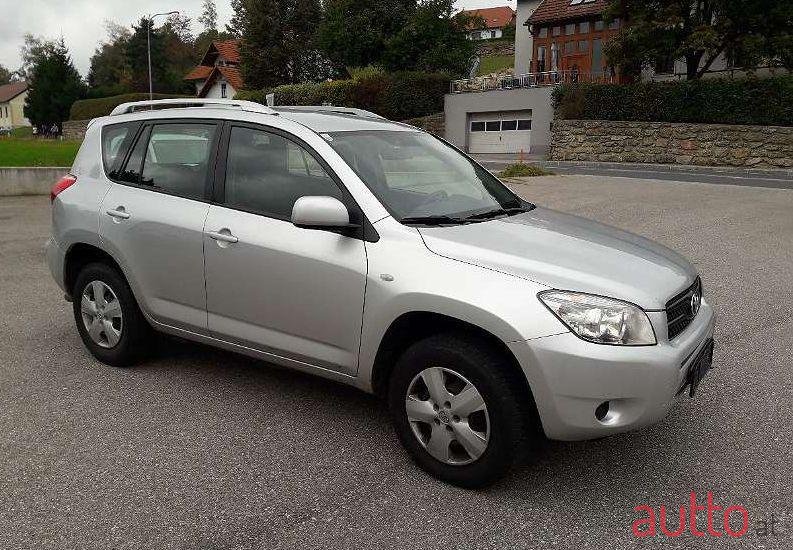 2006' Toyota RAV4 photo #1