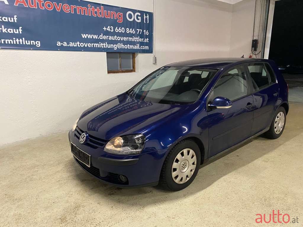 2004' Volkswagen Golf photo #4