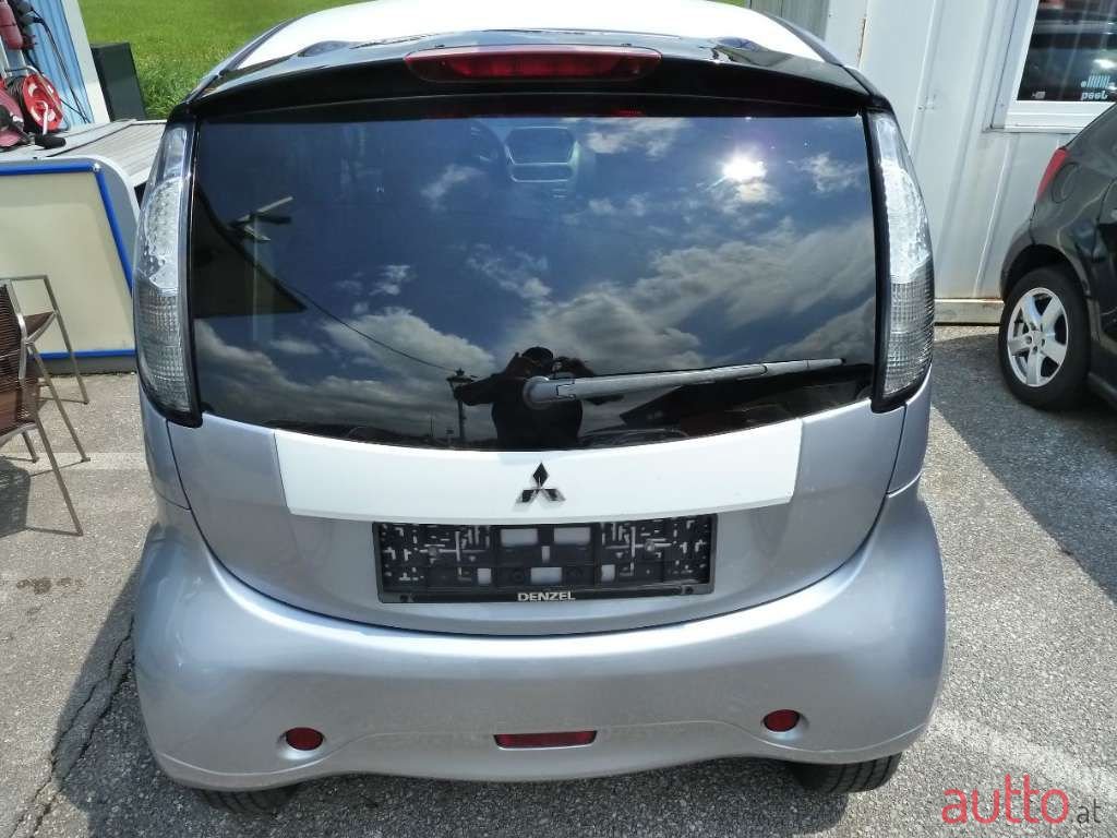 2011' Mitsubishi Imiev photo #6
