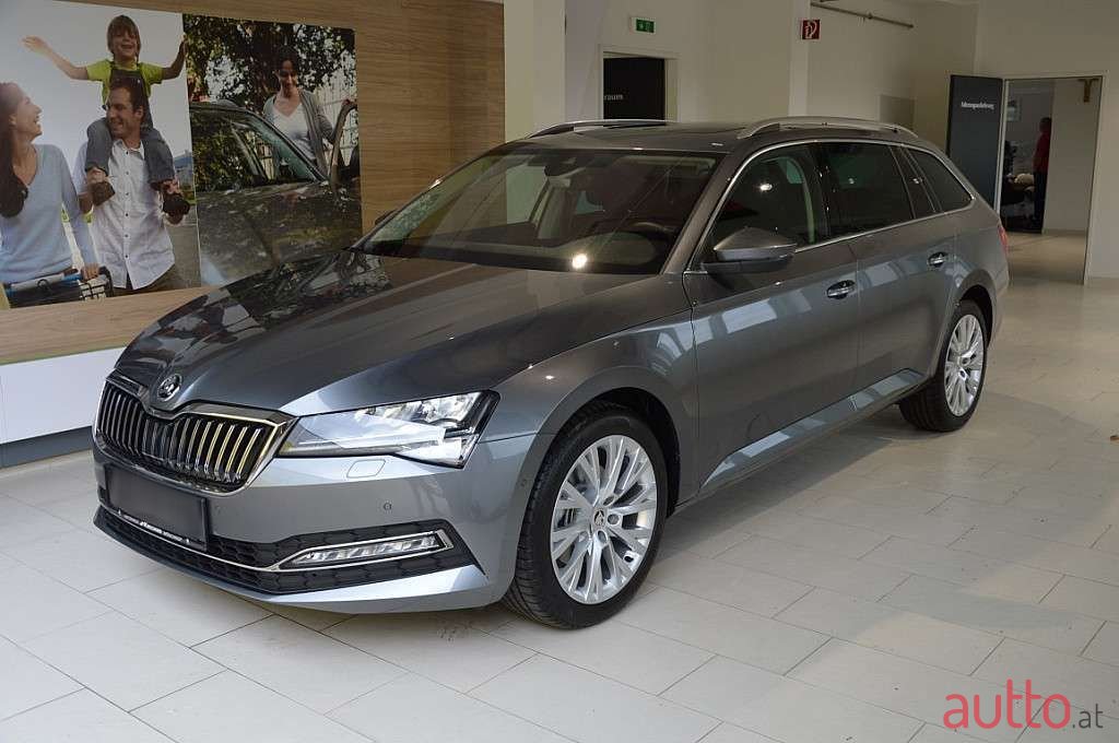 2023' Skoda Superb photo #1