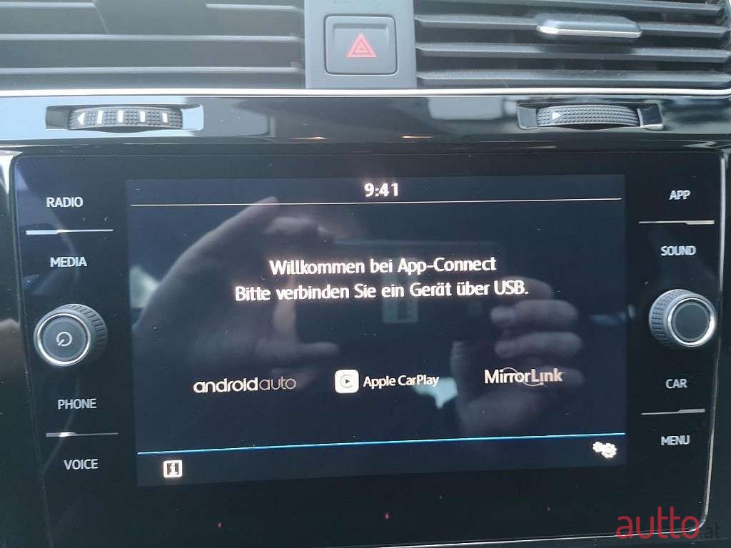 2019' Volkswagen Golf photo #5