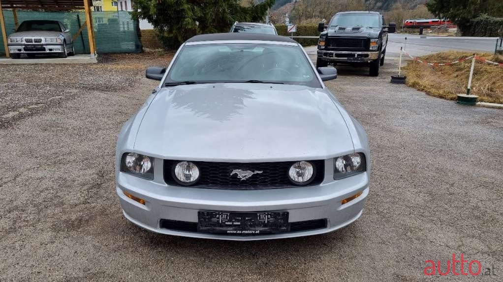 2005' Ford Mustang photo #3