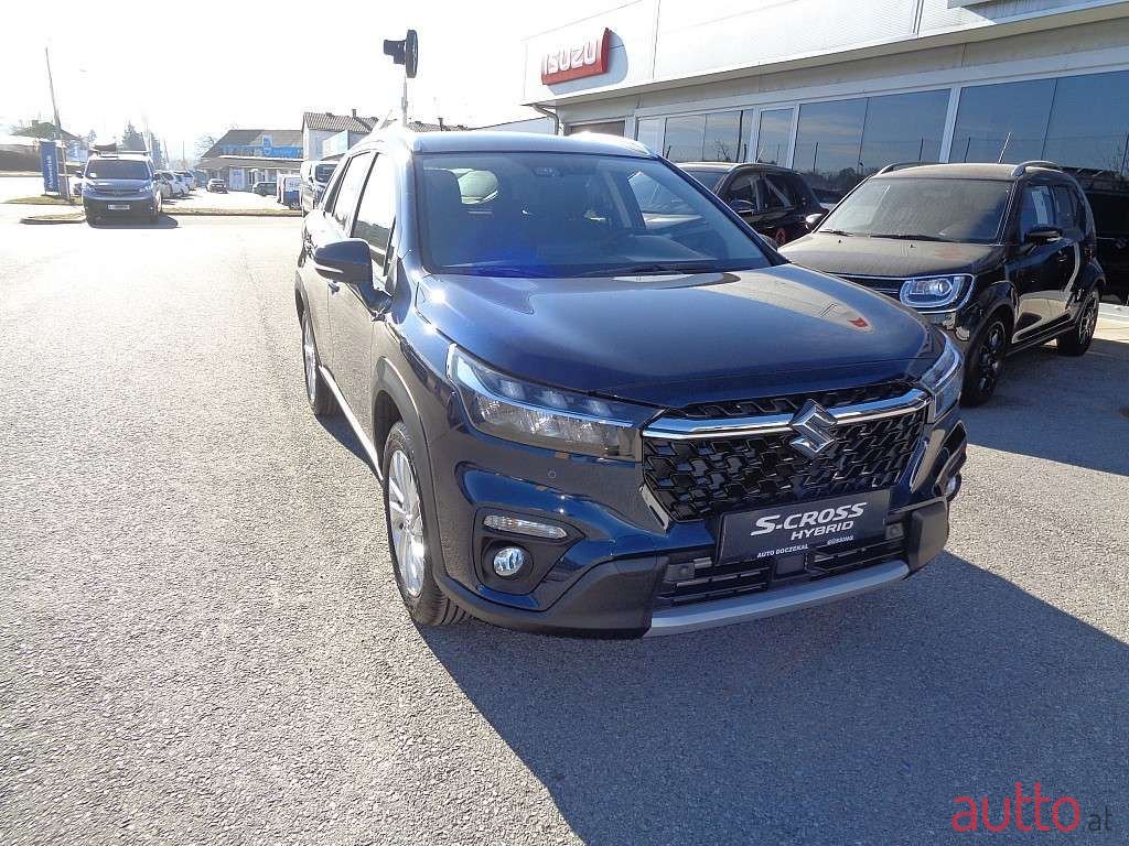 2023' Suzuki S-Cross photo #2