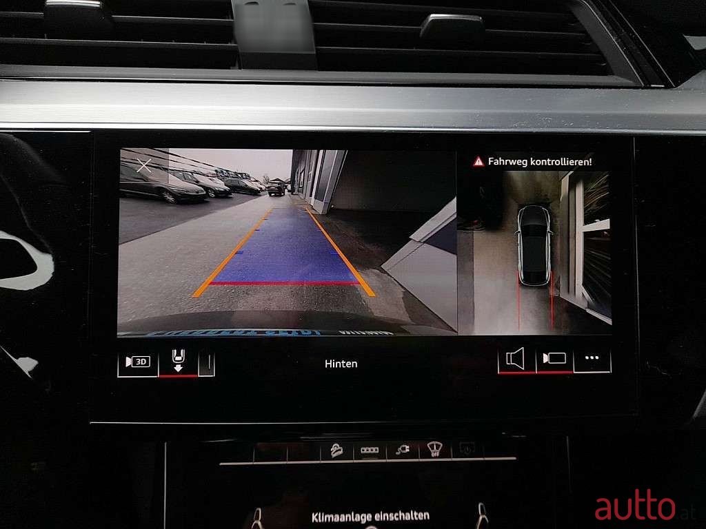 2022' Audi e-tron photo #3