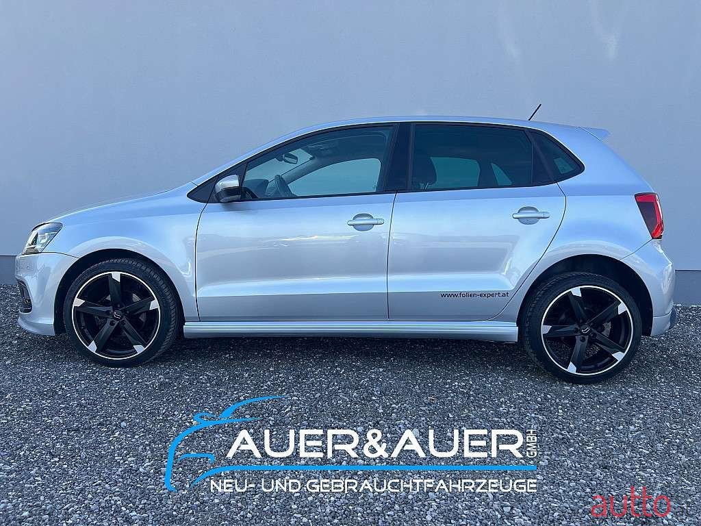 2015' Volkswagen Polo photo #3