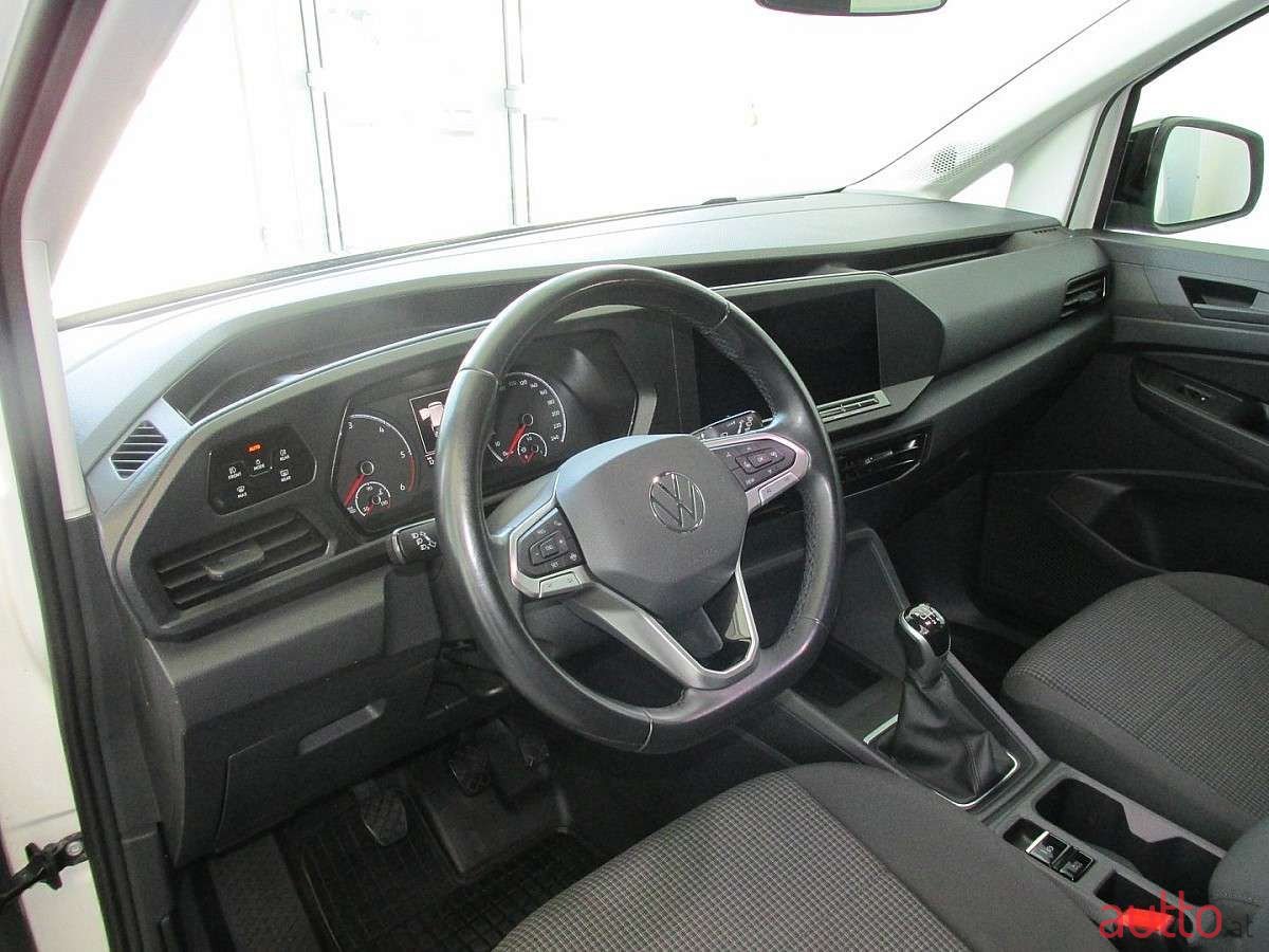 2022' Volkswagen Caddy photo #6