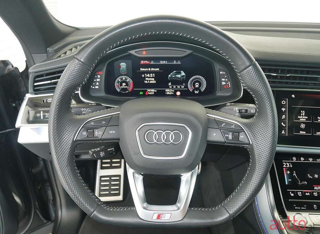 2018' Audi Q8 photo #5