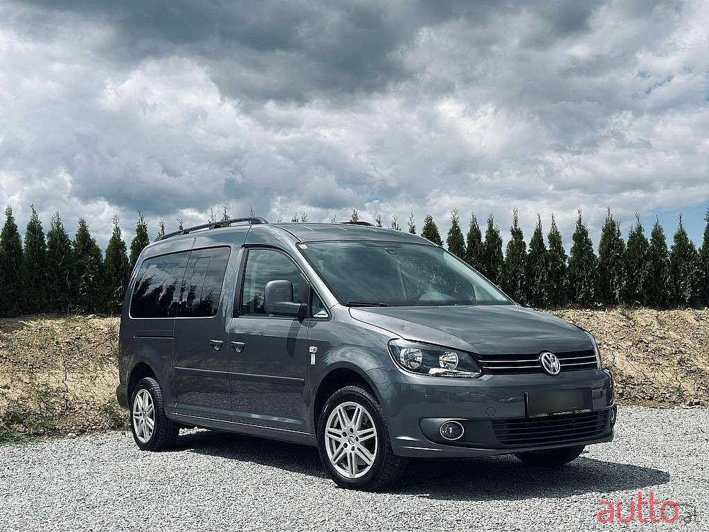 2011' Volkswagen Caddy photo #3