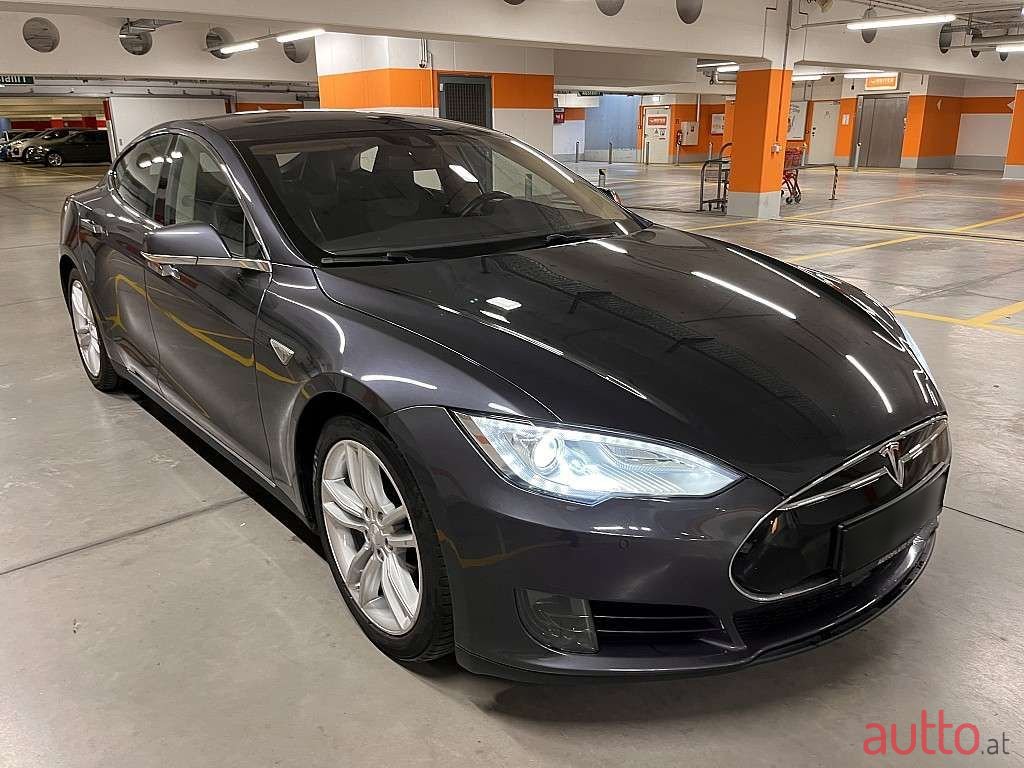 2015' Tesla Model S photo #1