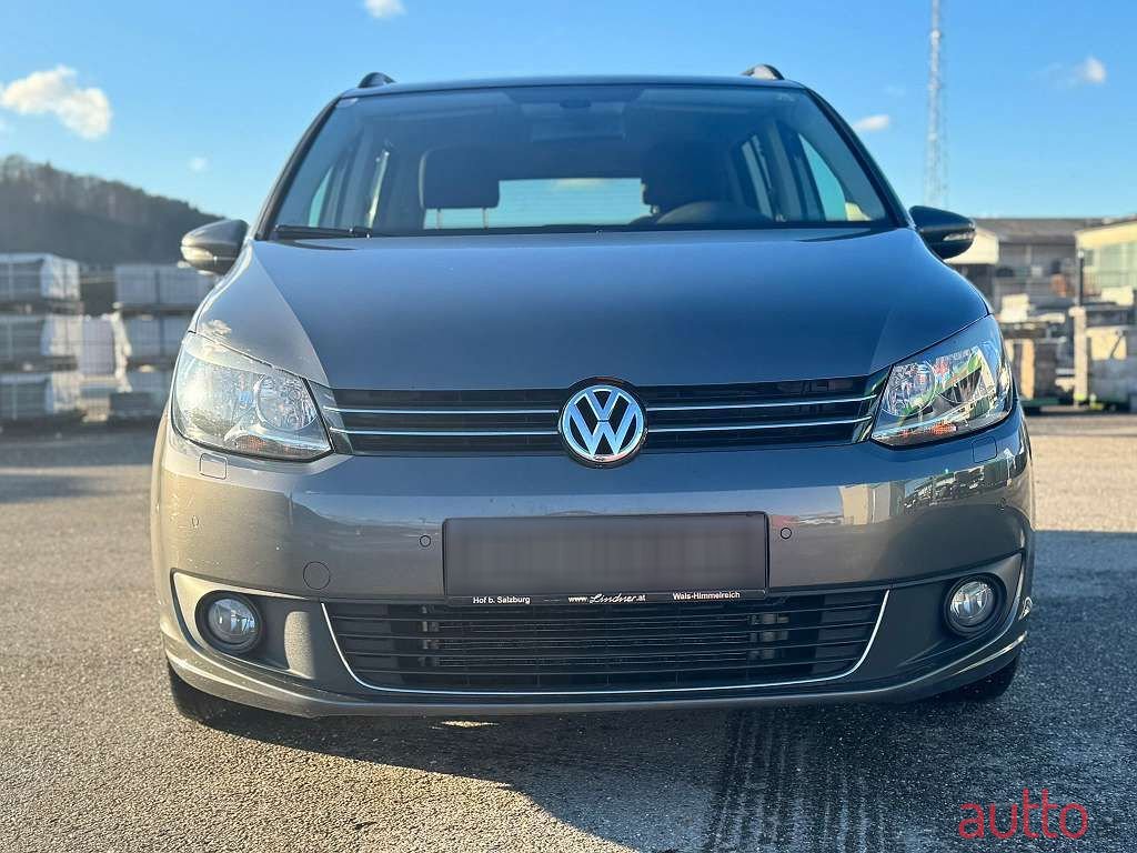 2013' Volkswagen Touran photo #4