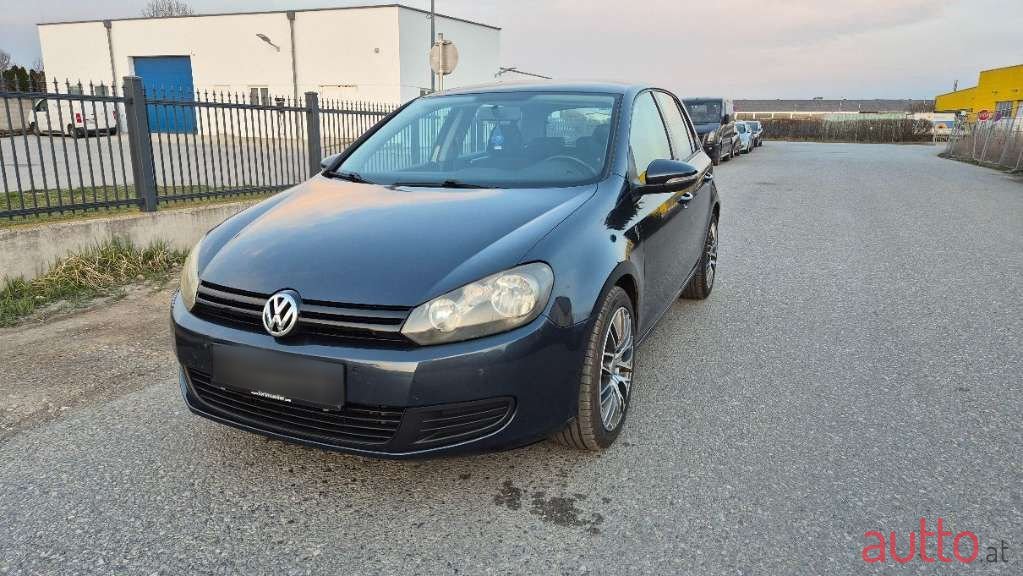 2009' Volkswagen Golf photo #1