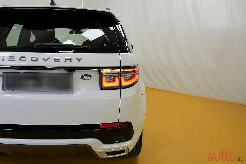 2020' Land Rover Discovery Sport photo #6