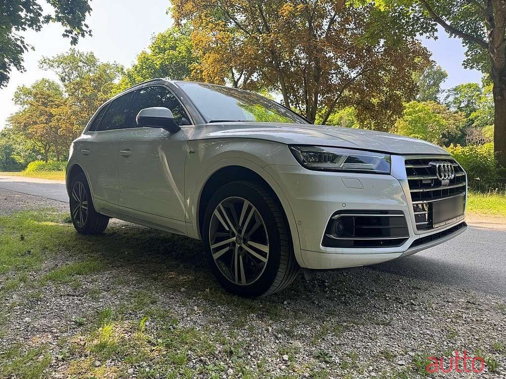 2020' Audi Q5 photo #2