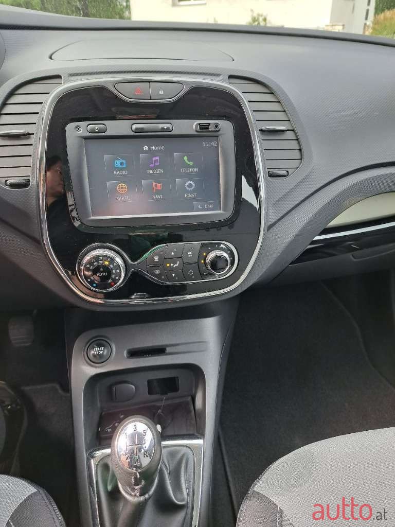 2015' Renault Captur photo #5