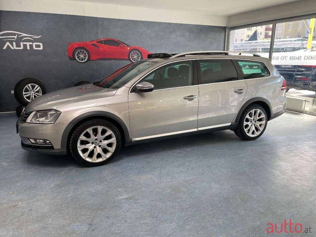 2013' Volkswagen Passat photo #4