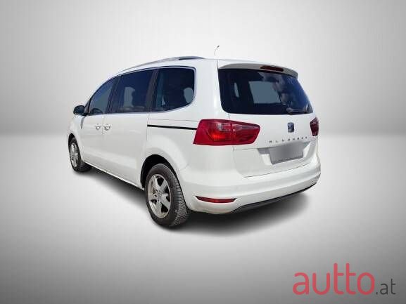2011' SEAT Alhambra photo #5