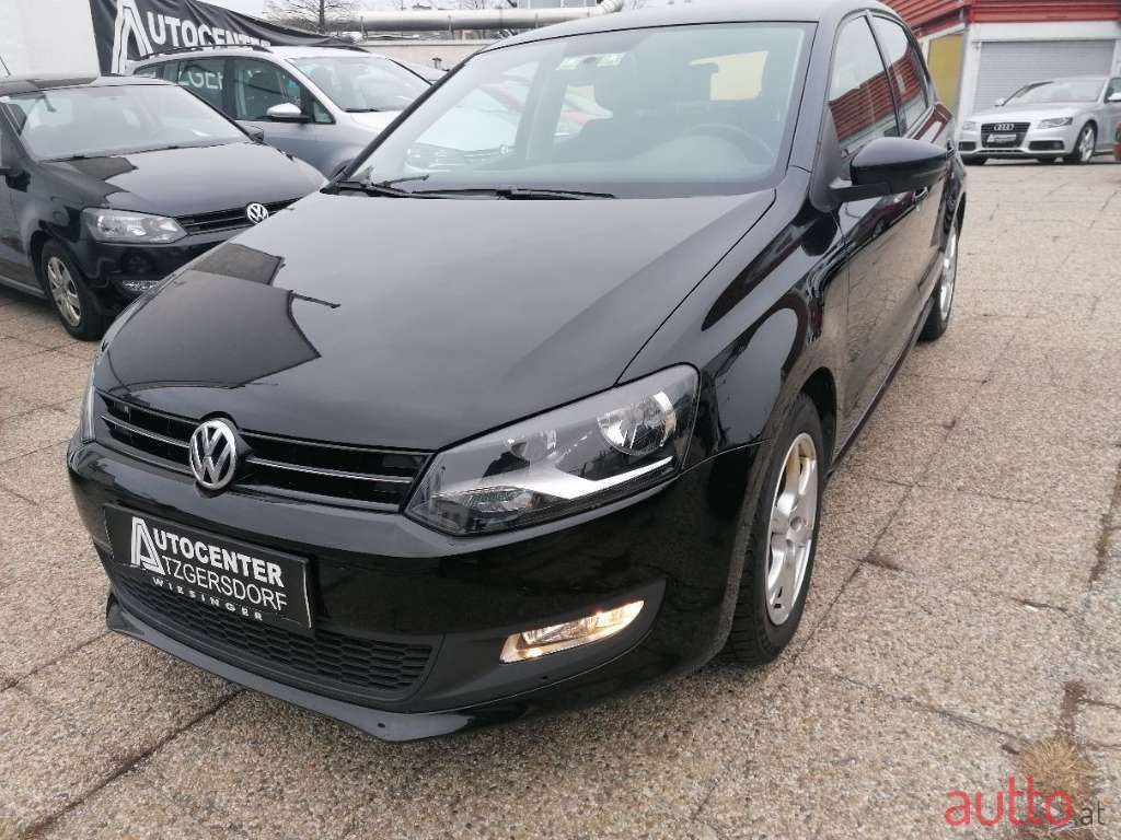 2011' Volkswagen Polo photo #2
