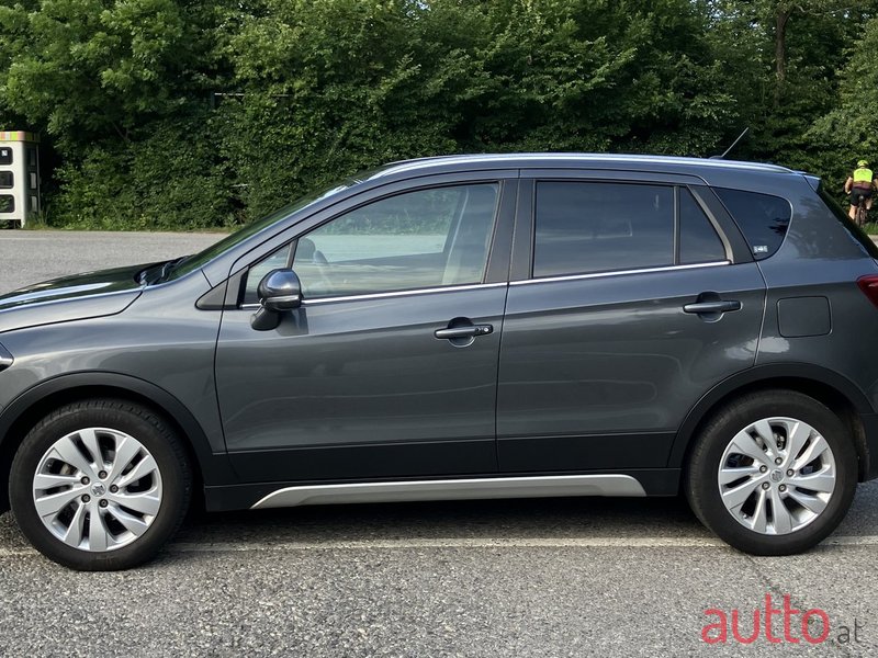 2019' Suzuki SX4 S-Cross photo #2