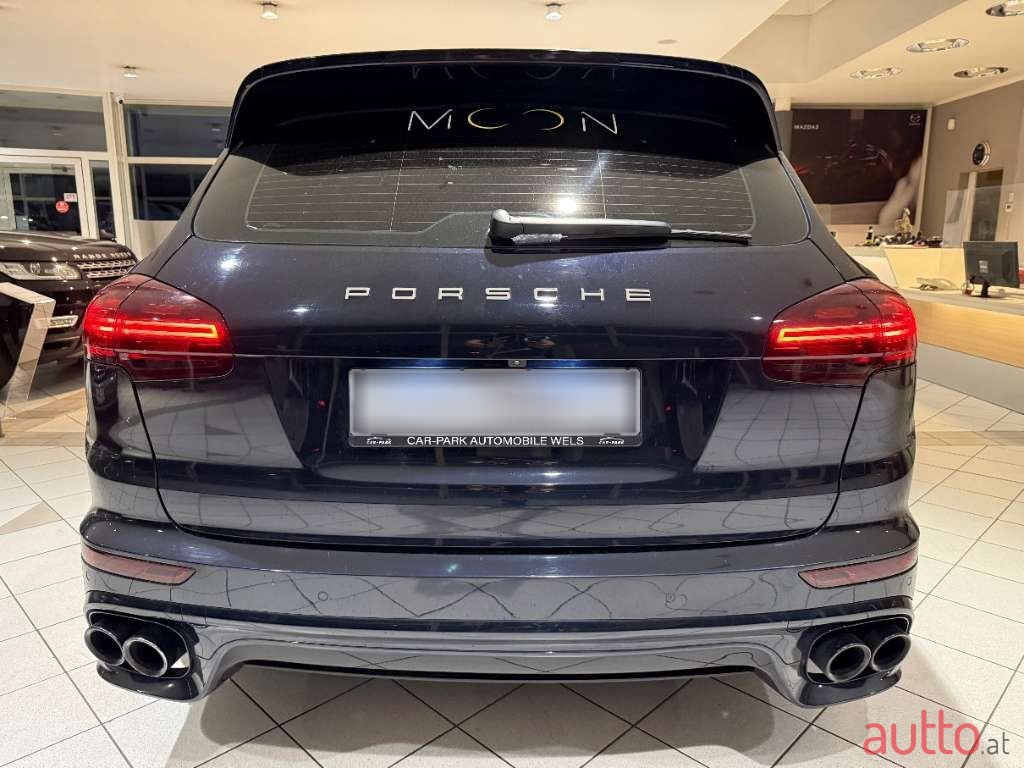 2015' Porsche Cayenne photo #5