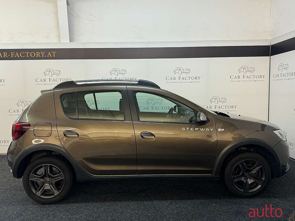 2017' Dacia Sandero photo #4