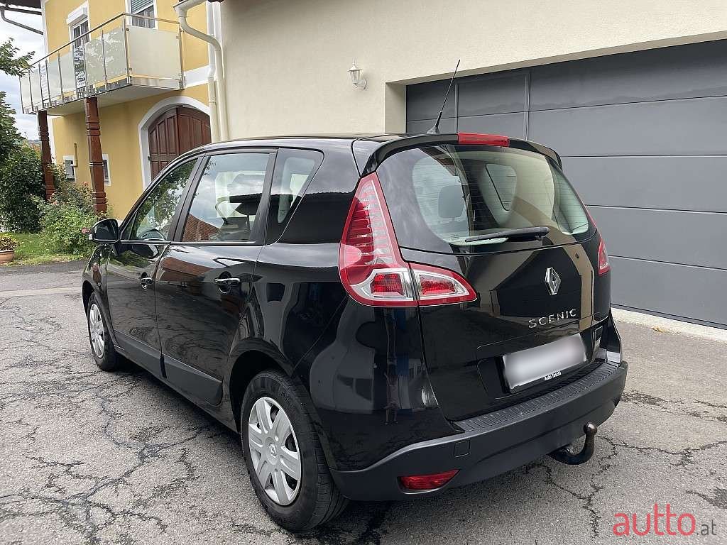 2009' Renault Scenic photo #6