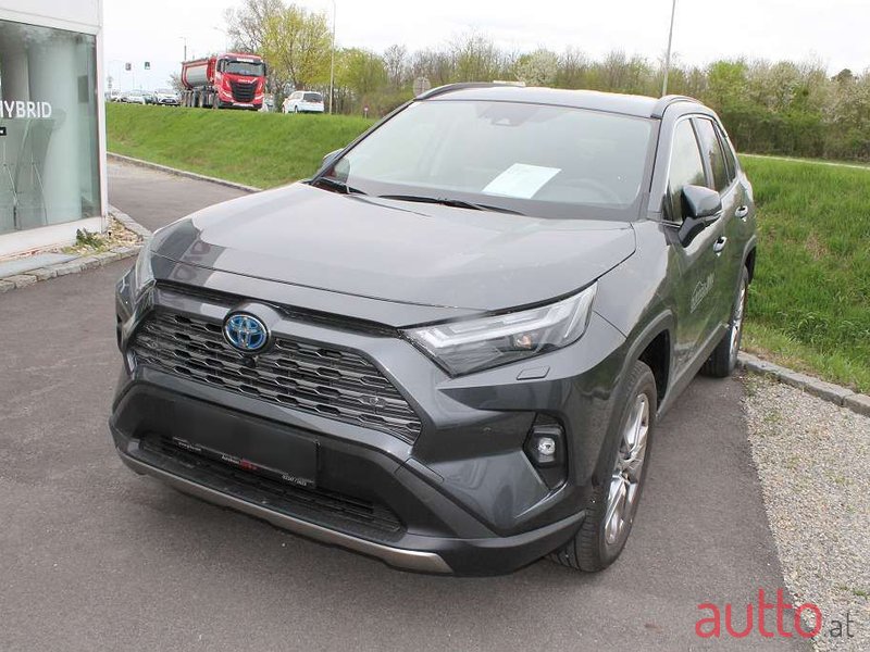 2024' Toyota RAV4 photo #1