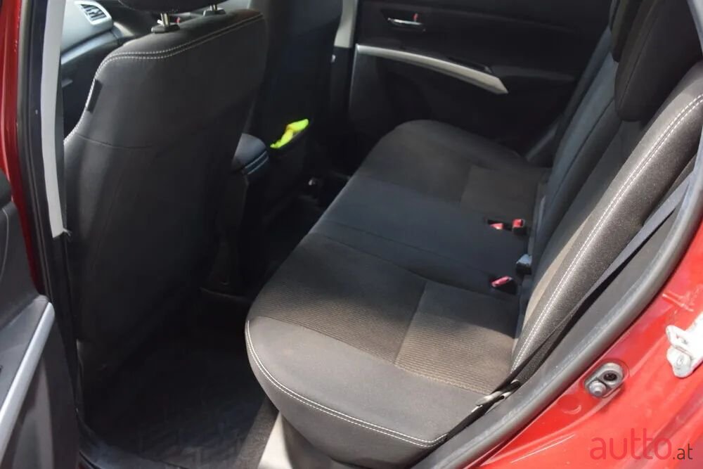 2019' Suzuki SX4 photo #6