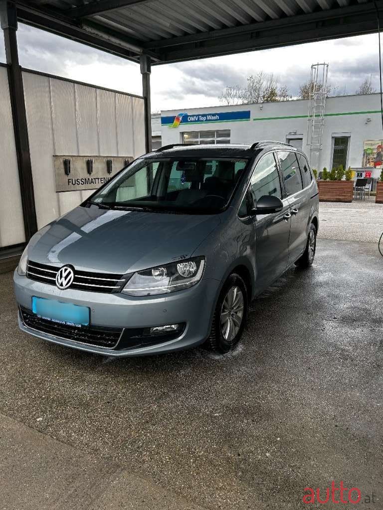 2010' Volkswagen Sharan photo #1