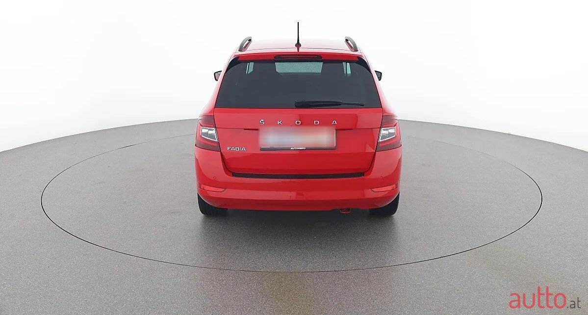 2021' Skoda Fabia photo #4