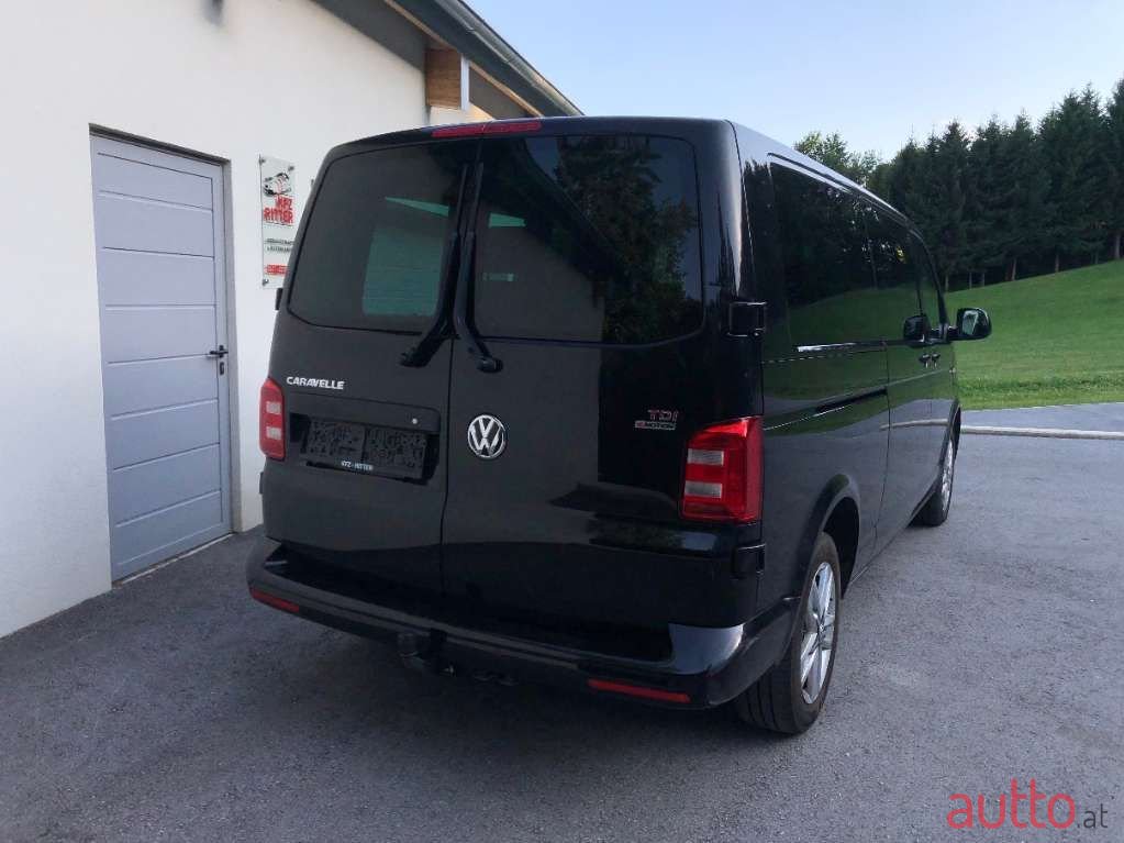 2016' Volkswagen Caravelle photo #6