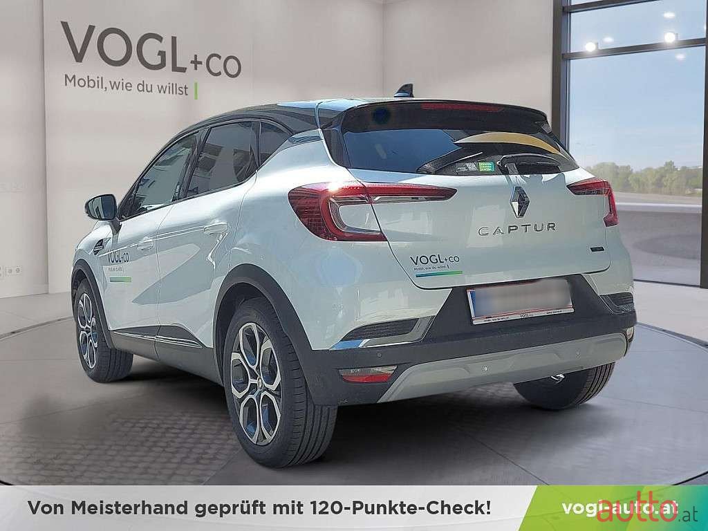 2022' Renault Captur photo #3