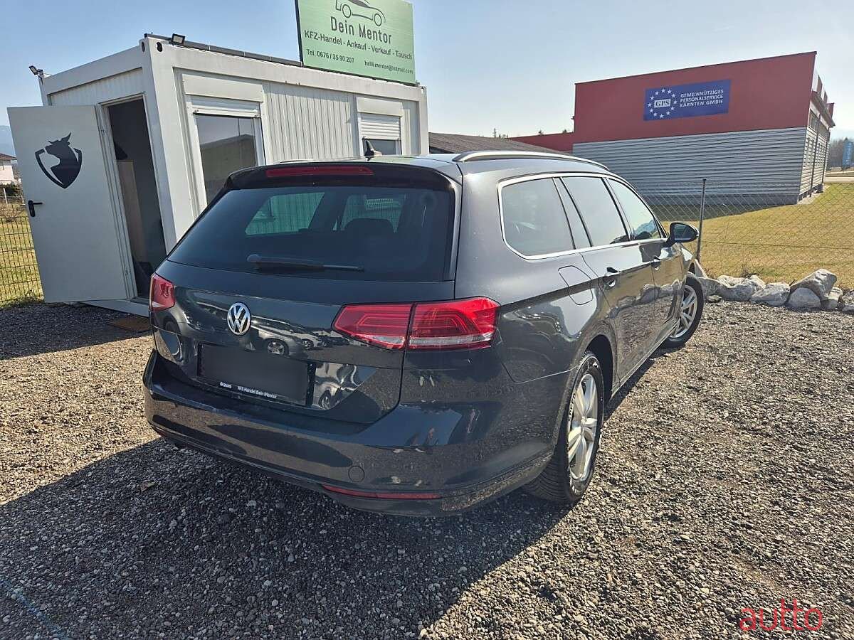 2018' Volkswagen Passat photo #2