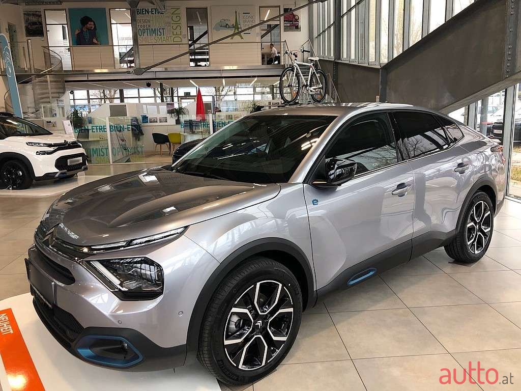 2023' Citroen C4 X photo #2