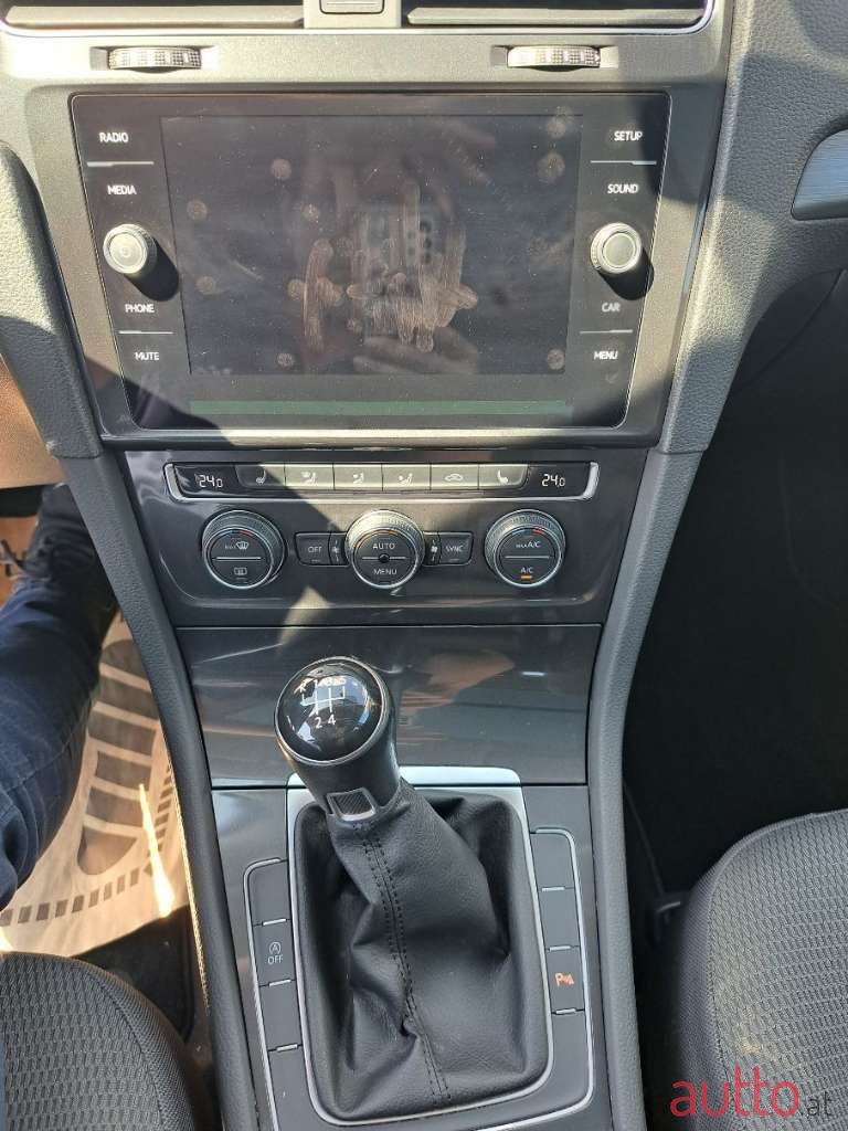 2018' Volkswagen Golf photo #6