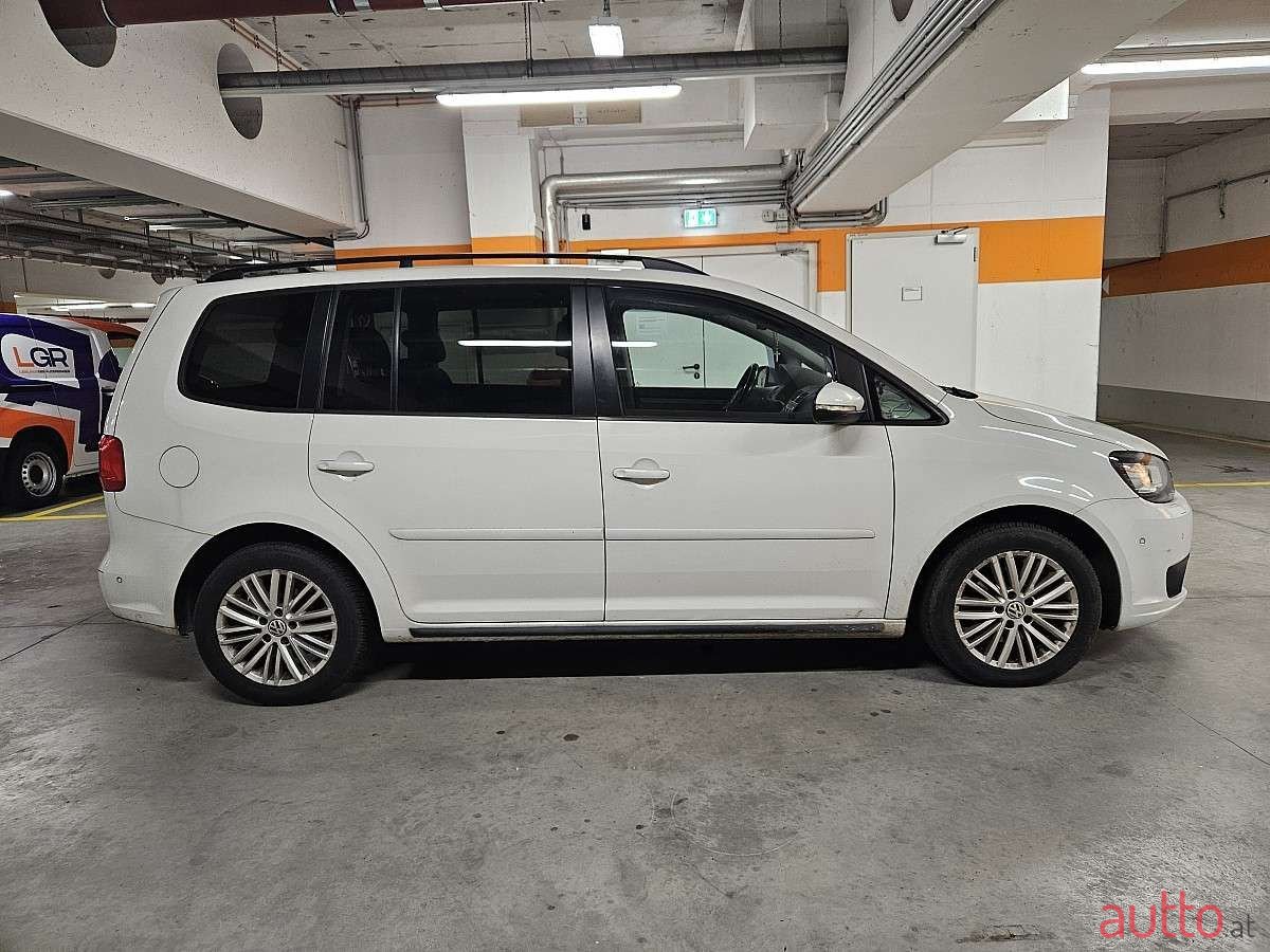 2015' Volkswagen Touran photo #5