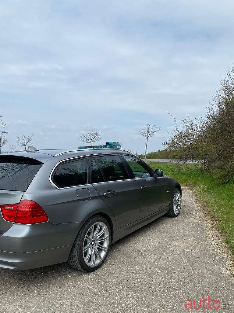 2011' BMW 3Er-Reihe photo #3