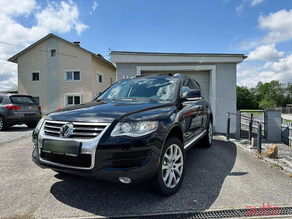 2007' Volkswagen Touareg photo #1