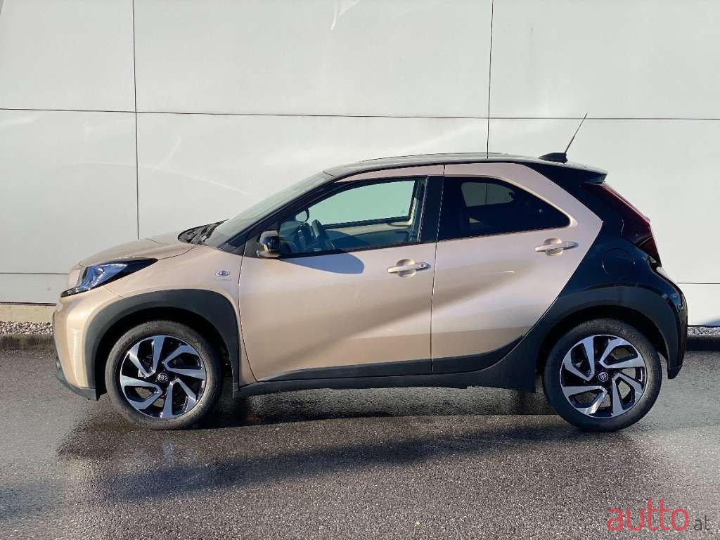 2023' Toyota Aygo photo #3